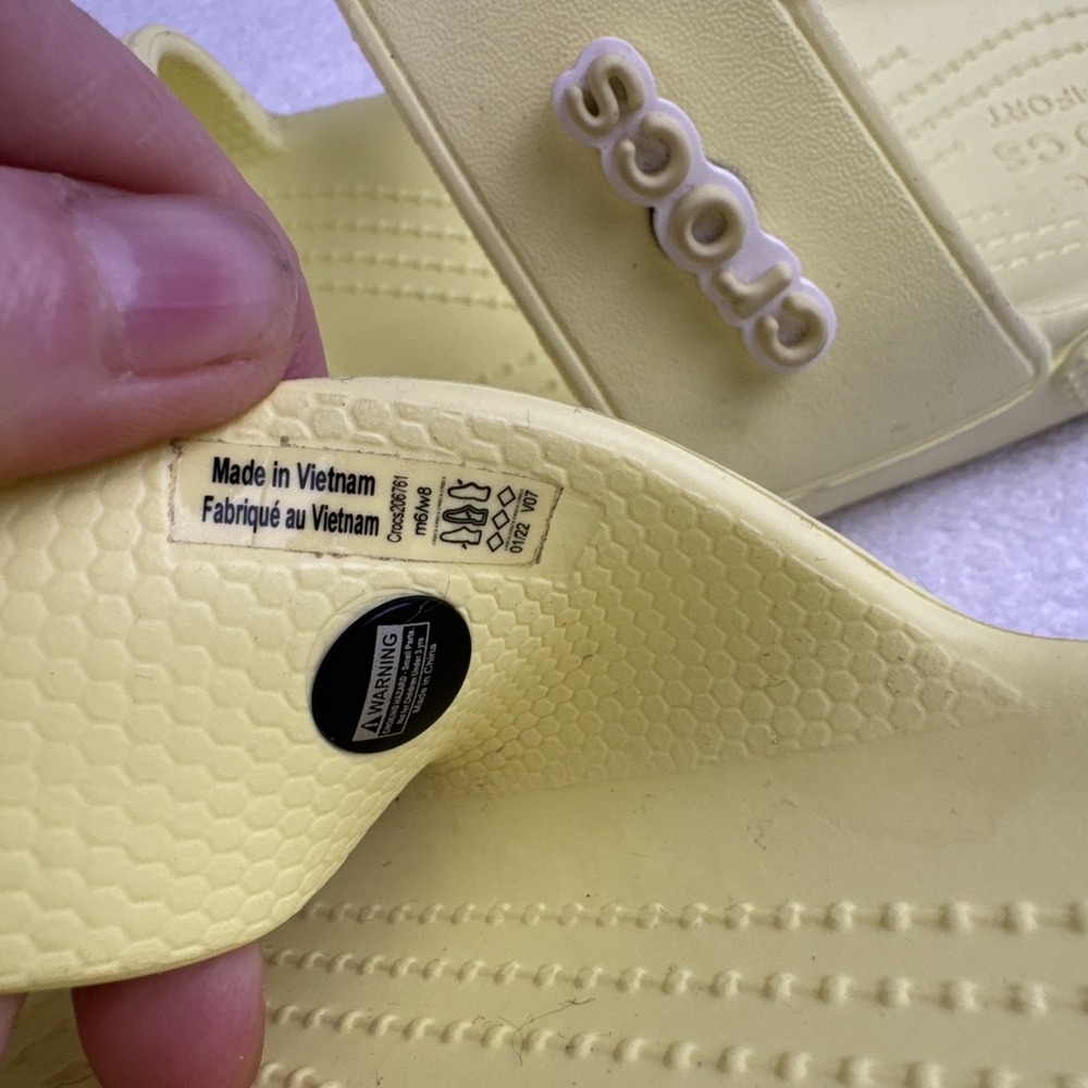 Iconic CROCS Comfort 6 M 8 W Slip On Slide 2 Strap Sandal Yellow With Crocs Jibs - Picture 7 of 11